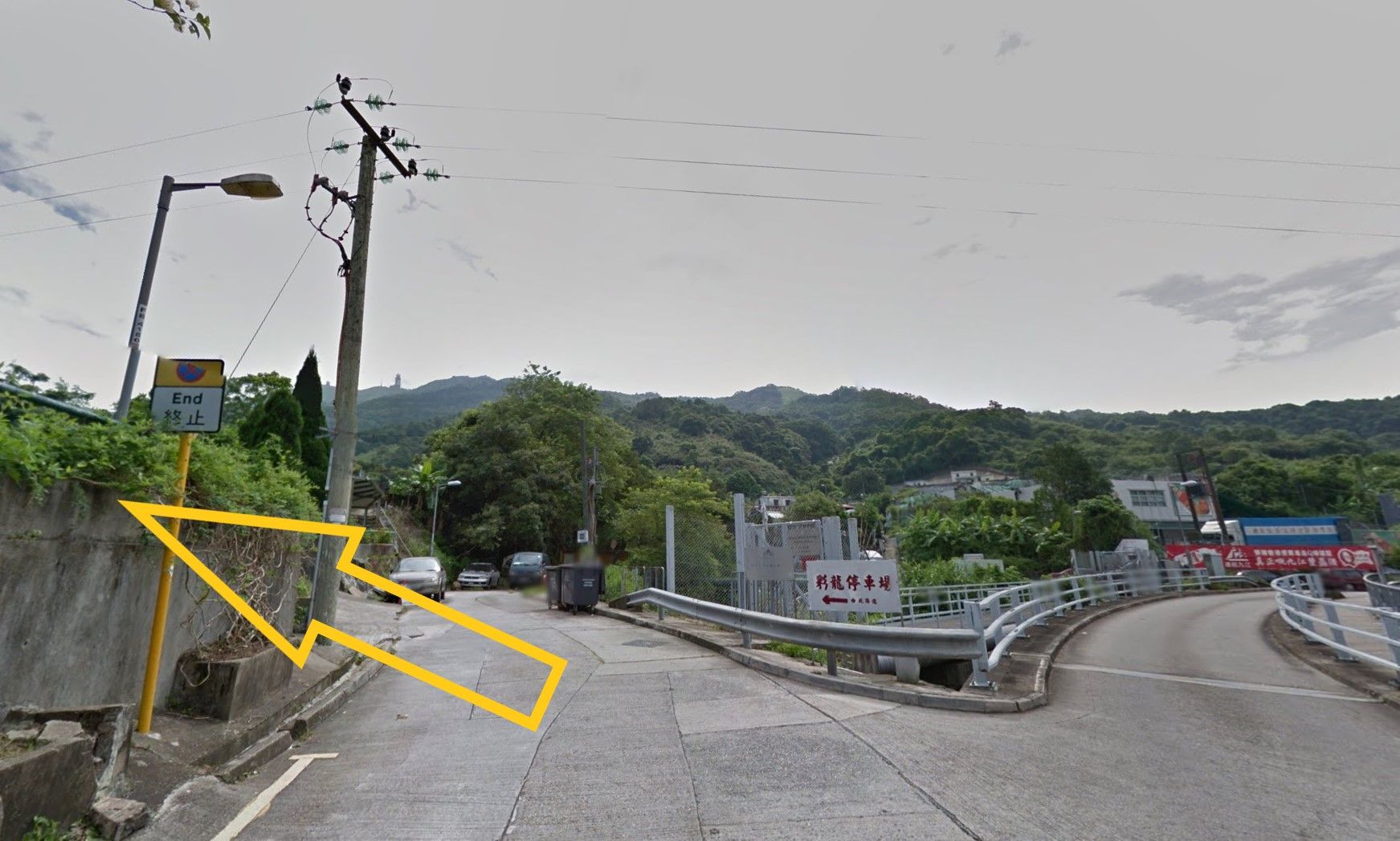 两百米后于道路左侧上坡,所见空地即为集合地点